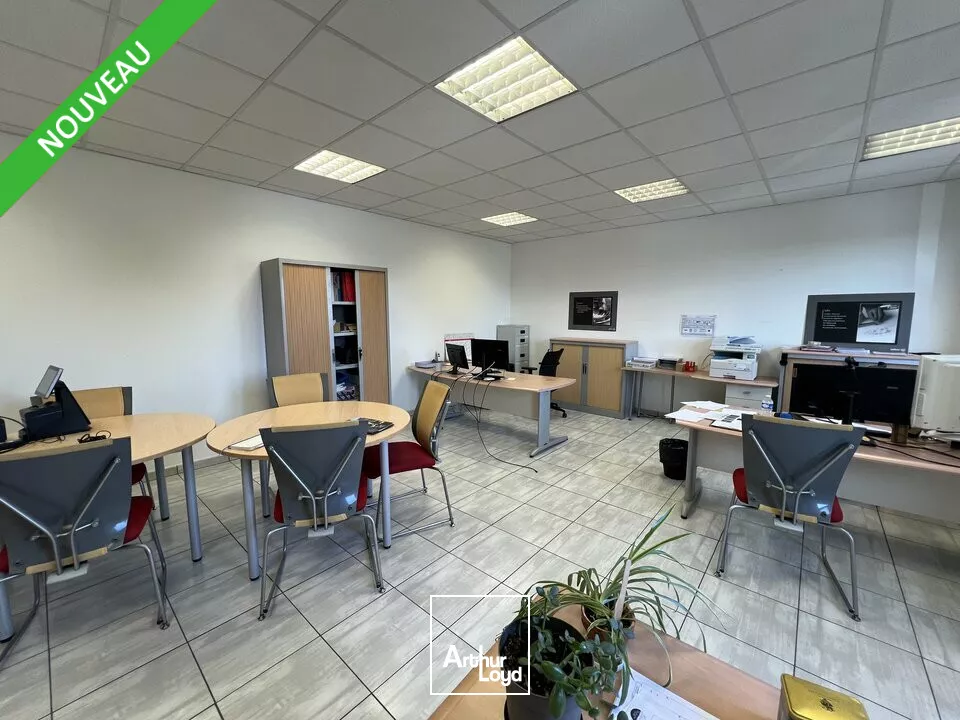 VALENCE, Zone Franche, plateau de bureau neuf à louer 1er étage - Parking