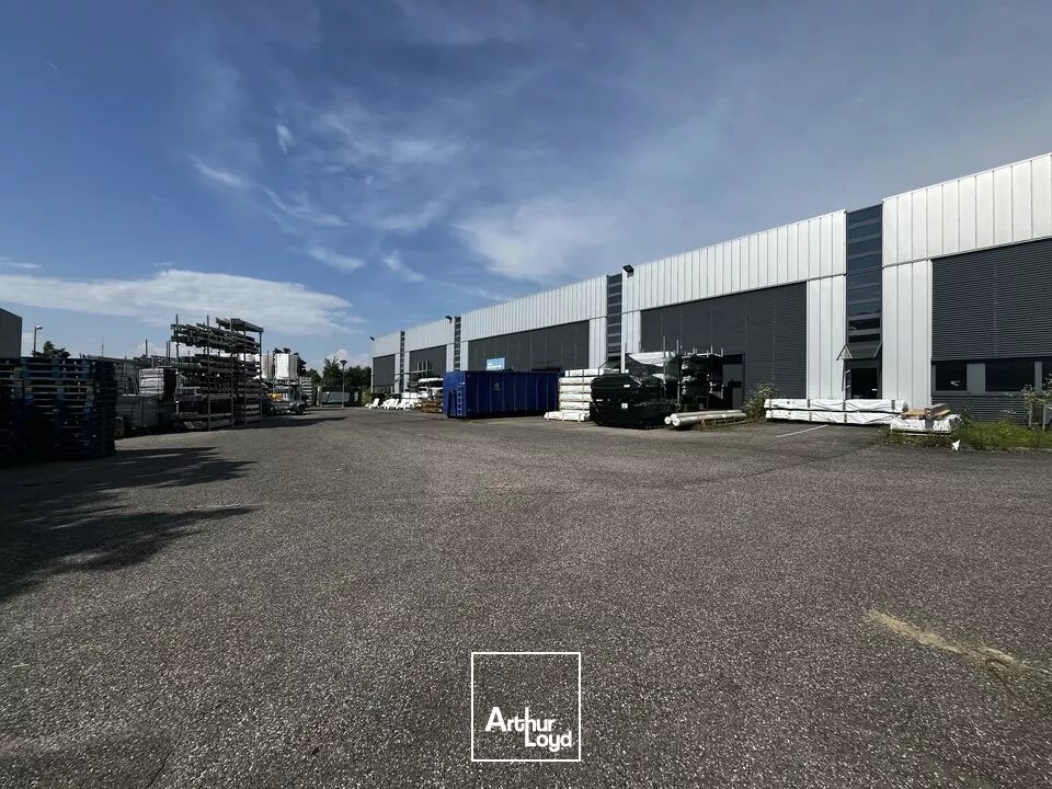 LOCAL D'ACTIVITE - ENTREPOT à LOUER de 1847 m²
