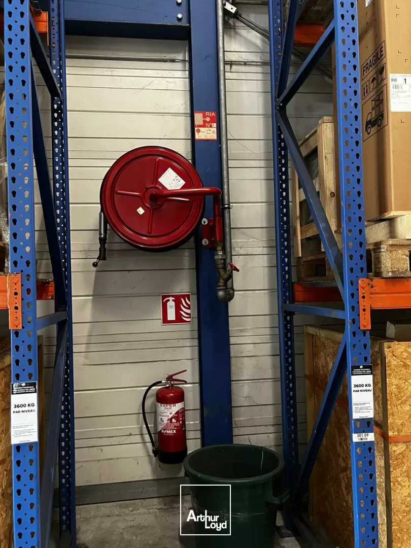 LOCAL D'ACTIVITE - ENTREPOT à LOUER de 1847 m²