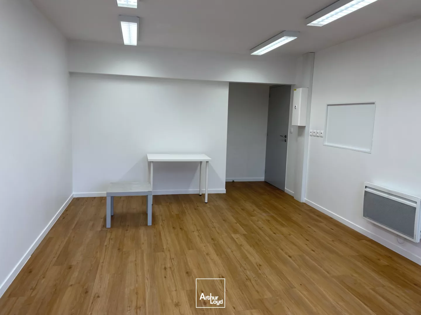 A LOUER LOCAL STOCKAGE BUREAUX 794M2 ST NAZAIRE