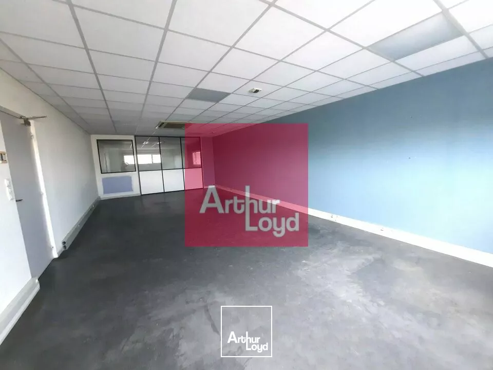 A LOUER BUREAU 290 m² GERZAT 