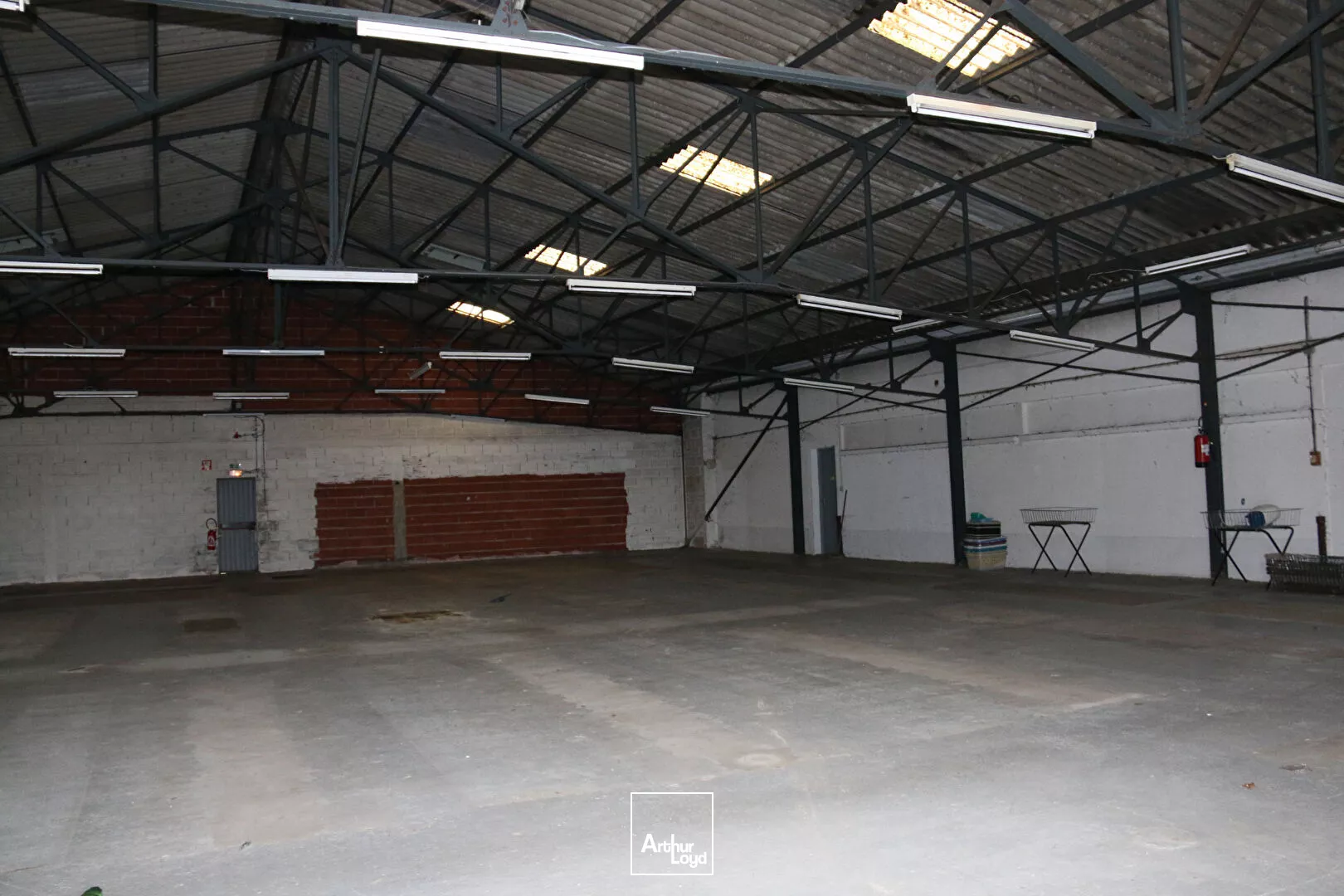 A VENDRE - Local commercial Le Palais Sur Vienne 550 m²