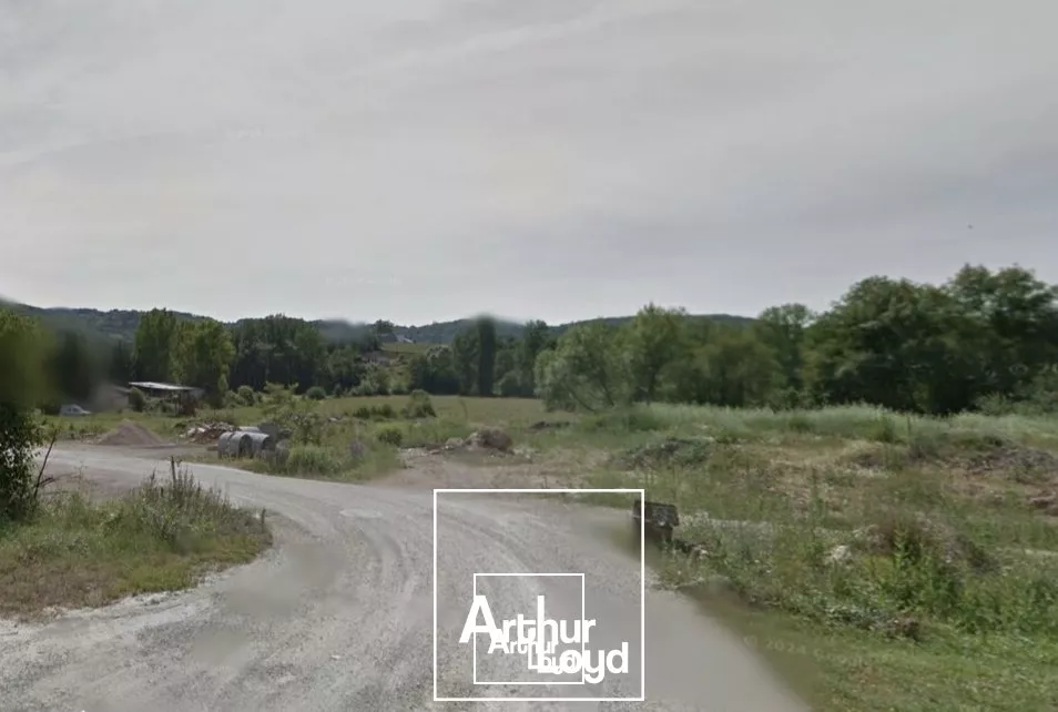 TERRAIN vente à SAINT CERNIN DE LARCHE 19600