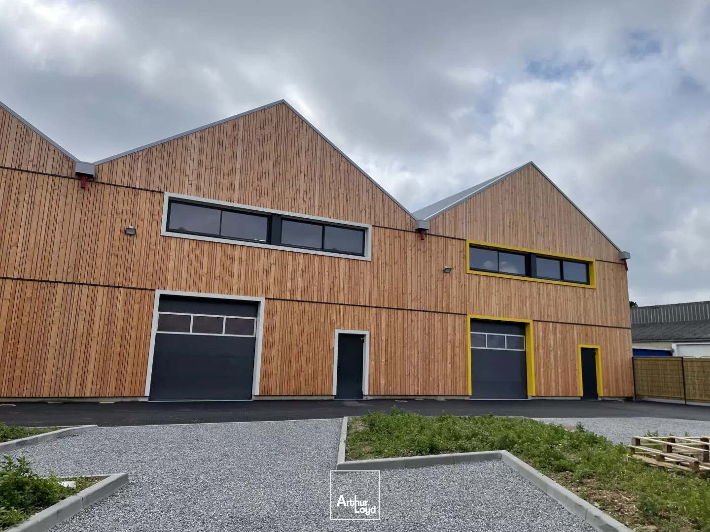 CELLULE ACTIVITE 200M2 ST HERBLAIN