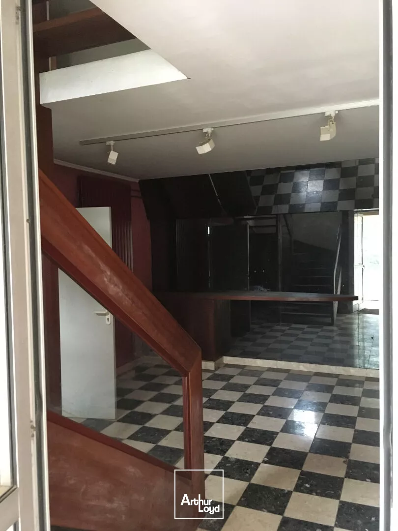 LIMOGES SUD - Immeuble complet de bureaux à louer