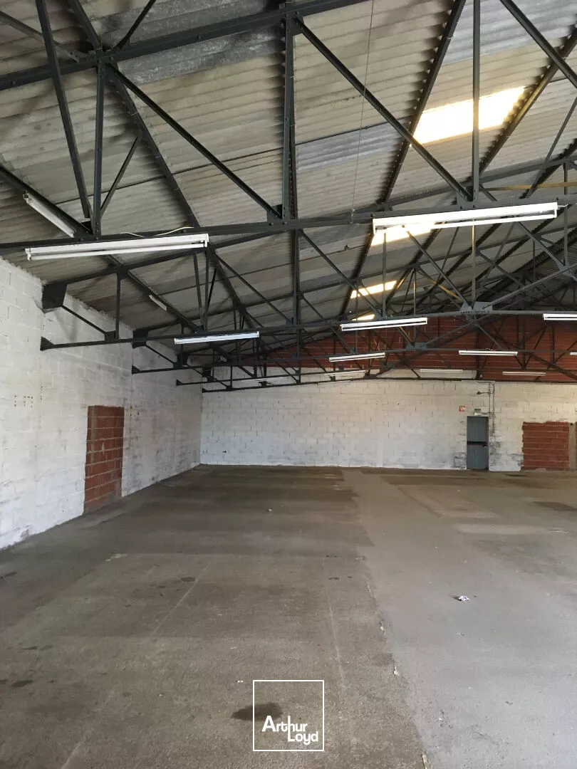 A VENDRE - Local commercial Le Palais Sur Vienne 550 m²