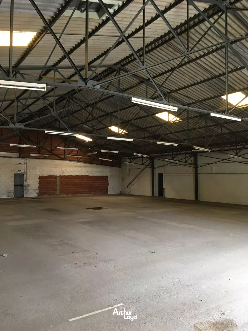 A VENDRE - Local commercial Le Palais Sur Vienne 550 m²