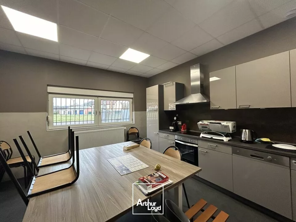 LOCAL D'ACTIVITE - ENTREPOT à LOUER de 1827 m²