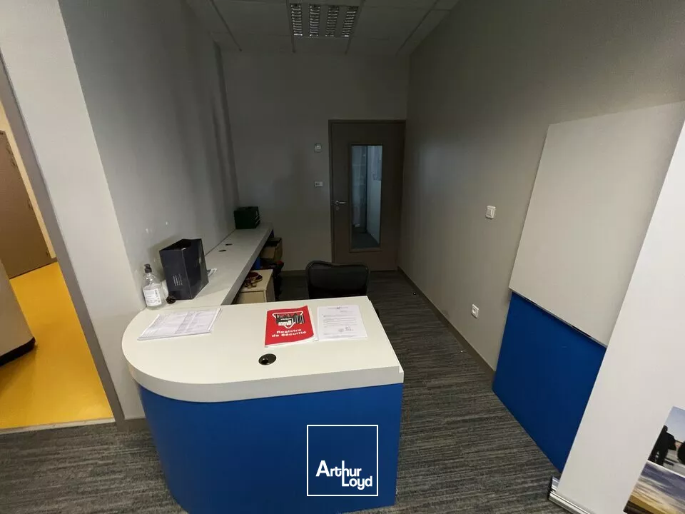 A LOUER CHASSENEUIL TECHNOPOLE 375M² BUREAUX EXCELLENT ETAT