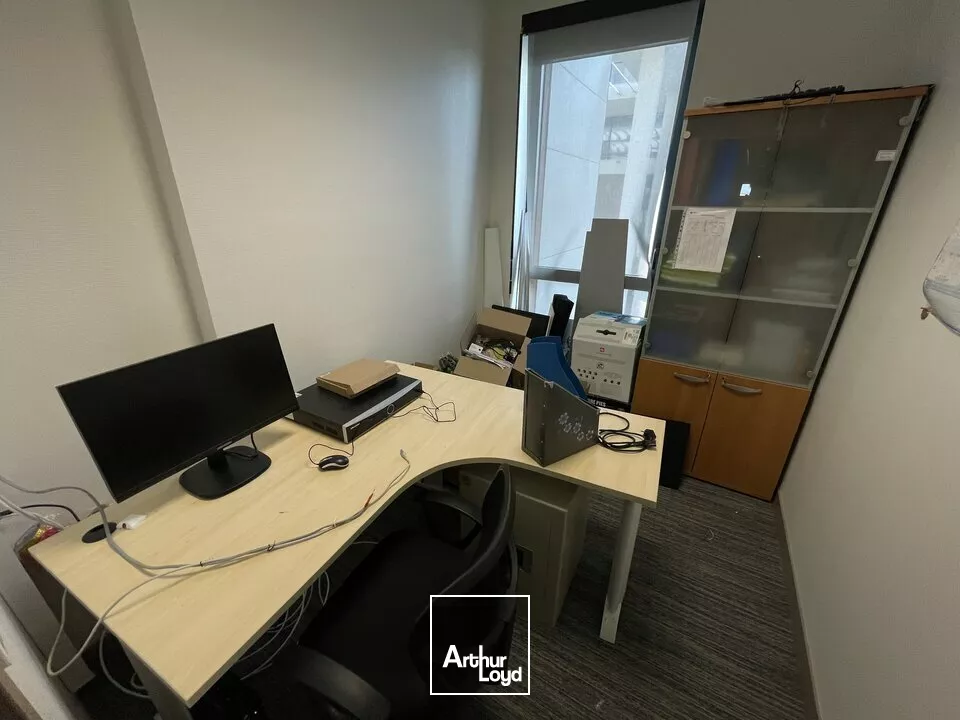 A LOUER CHASSENEUIL TECHNOPOLE 375M² BUREAUX EXCELLENT ETAT