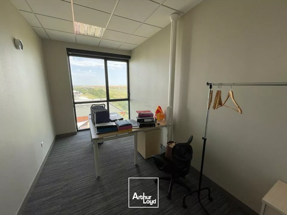 A LOUER CHASSENEUIL TECHNOPOLE 375M² BUREAUX EXCELLENT ETAT