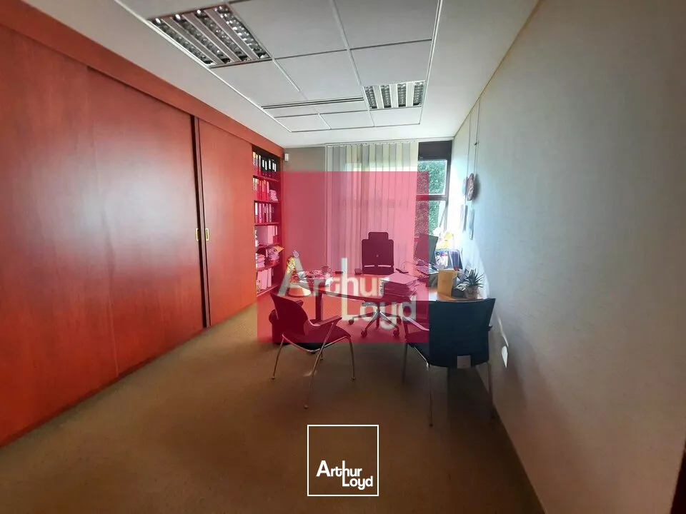 CLERMONT-FERRAND LA PARDIEU A LOUER BUREAUX 662M² 