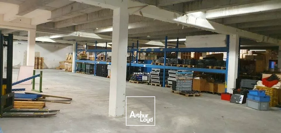 GENLIS - LOCAL D'ACTIVITES - A LOUER