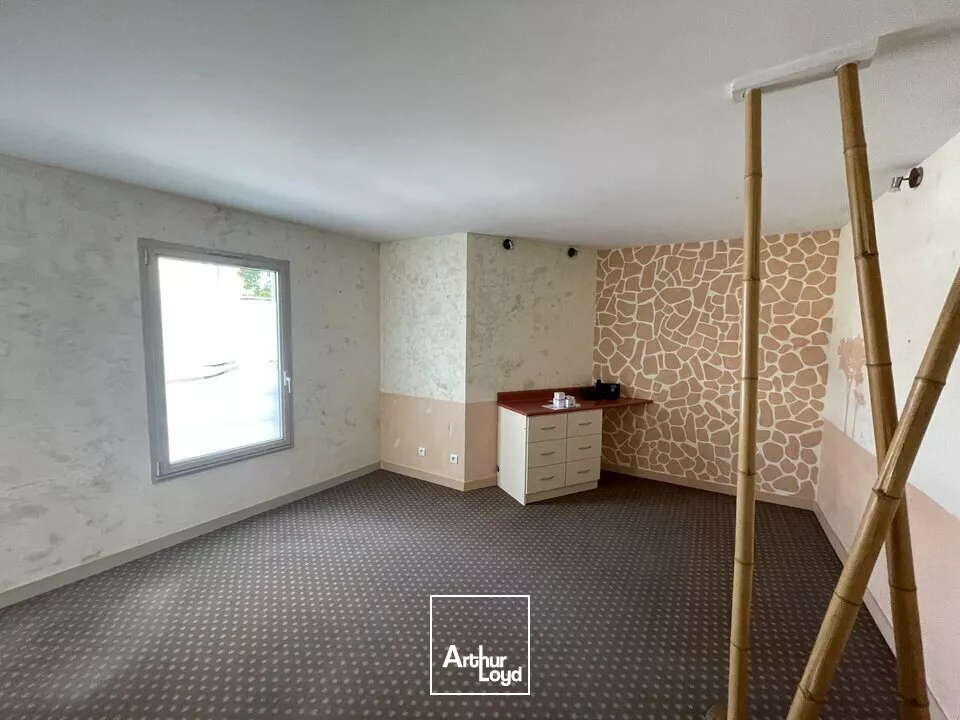 SALLE DE CONSULTATION A LOUER AU SEIN D'UN POLE MEDICAL CENTRE VILLE CHATELLERAULT (86)