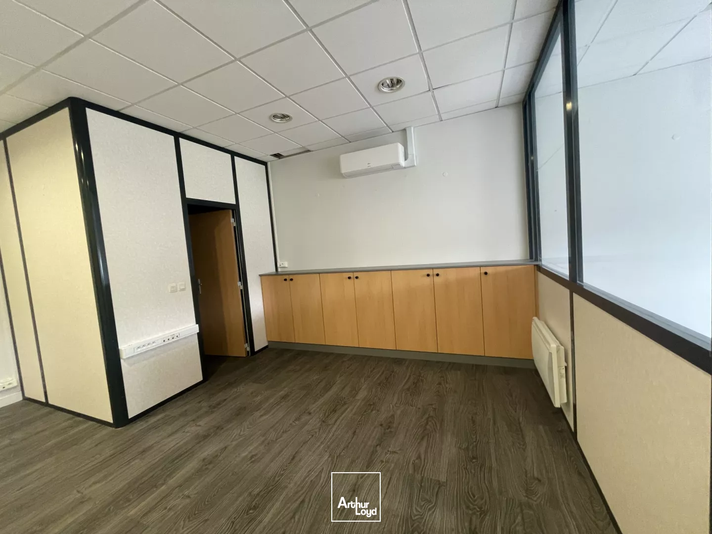 Bureaux environ 72 m2 accessible PMR - Allonne