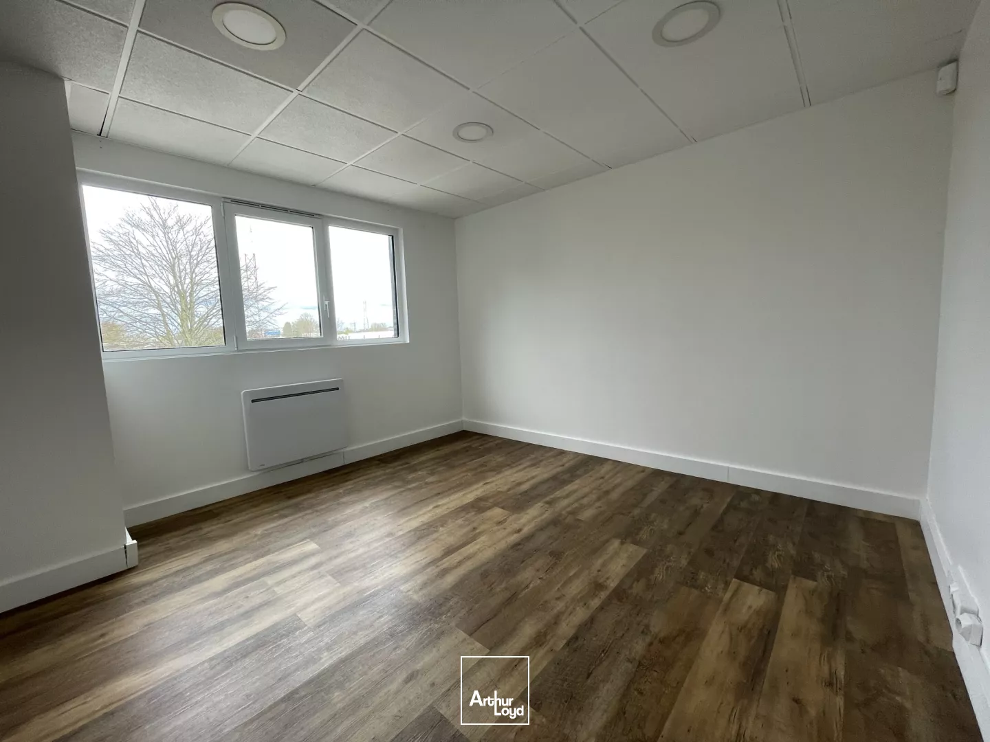 Bureaux en Zac de Ther !