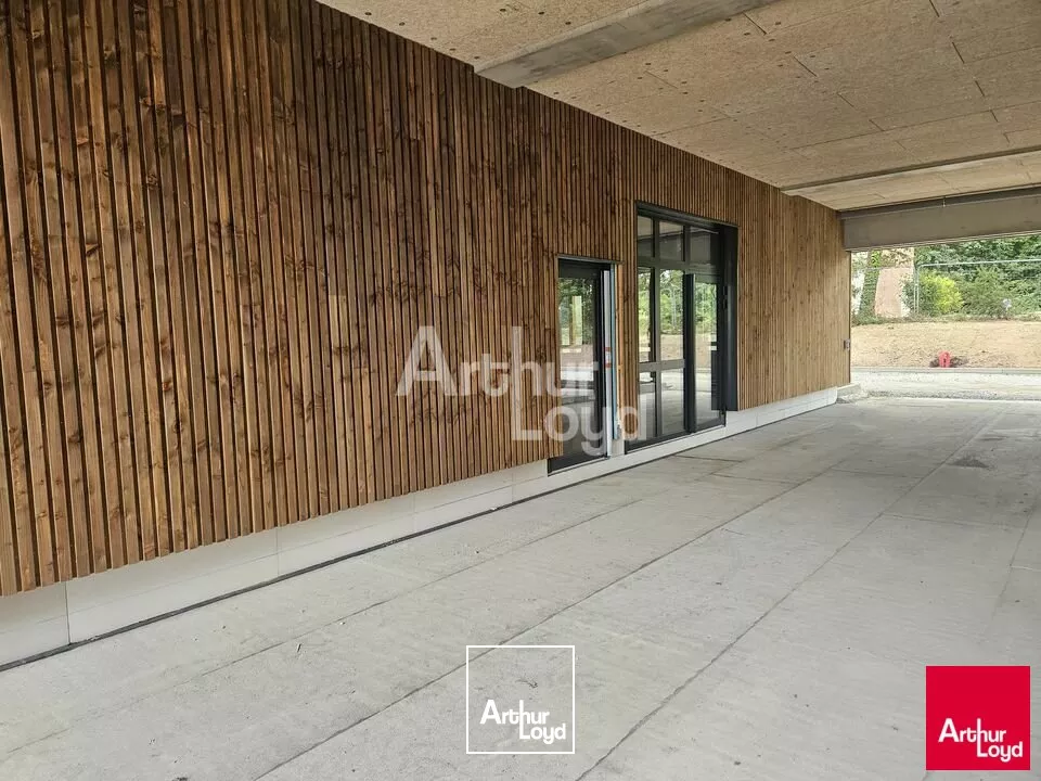 BEAUCOUZE bureaux de 233 m² environ situés au RDC d'un programme neuf
