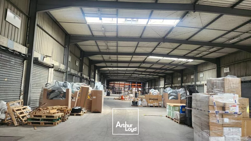 PLATEFORME DE MESSAGERIE - ZI LONGVIC