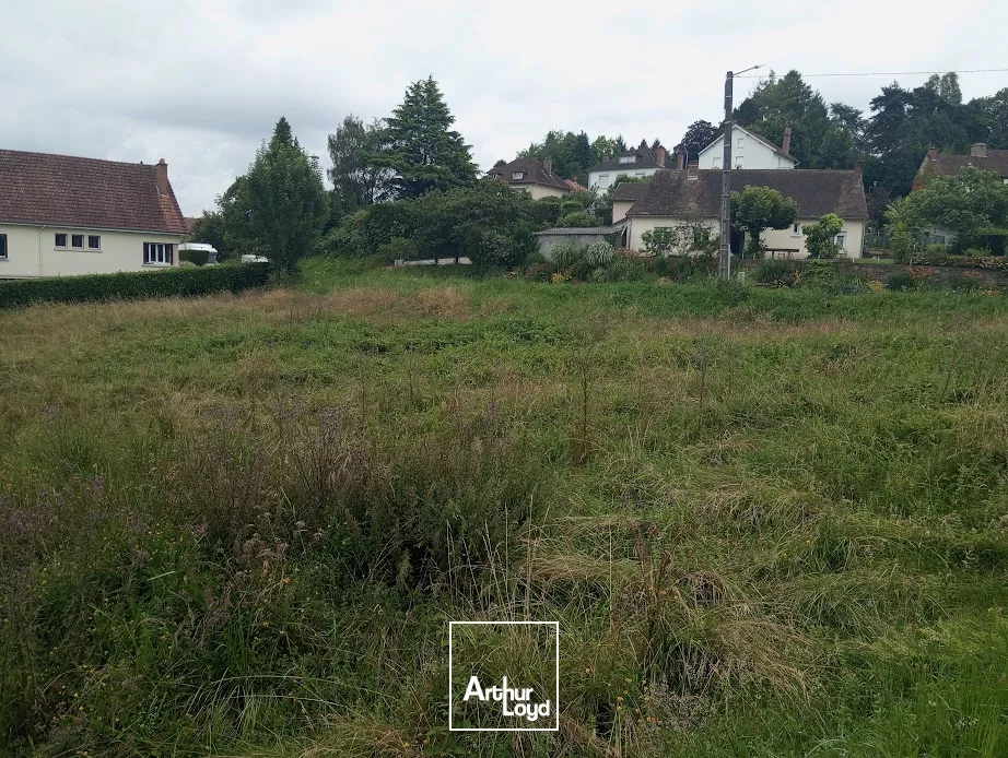 Saint YRIEIX LA PERCHE TERRAIN CONSTRUCTIBLE