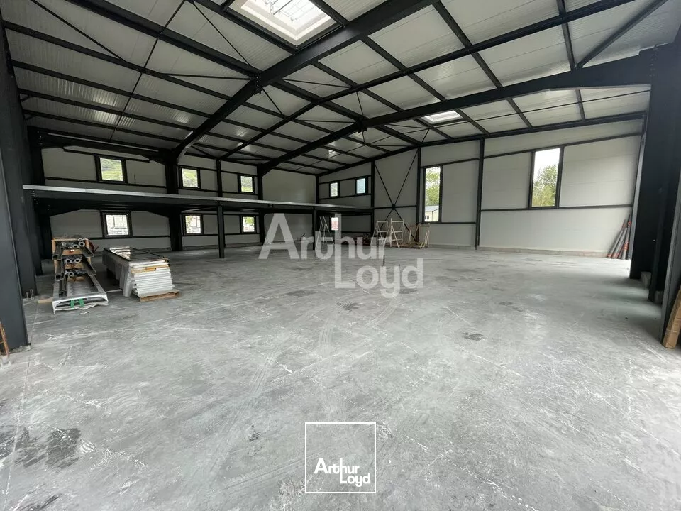 Local d'activité à louer à Arbin de 405 m²-pour activités industrielles ou commerciales