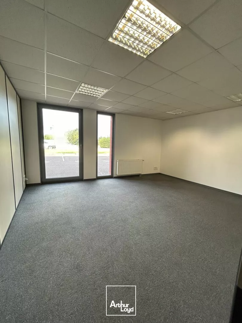 LOCAL COMMERCIAL à LOUER de 158 m²