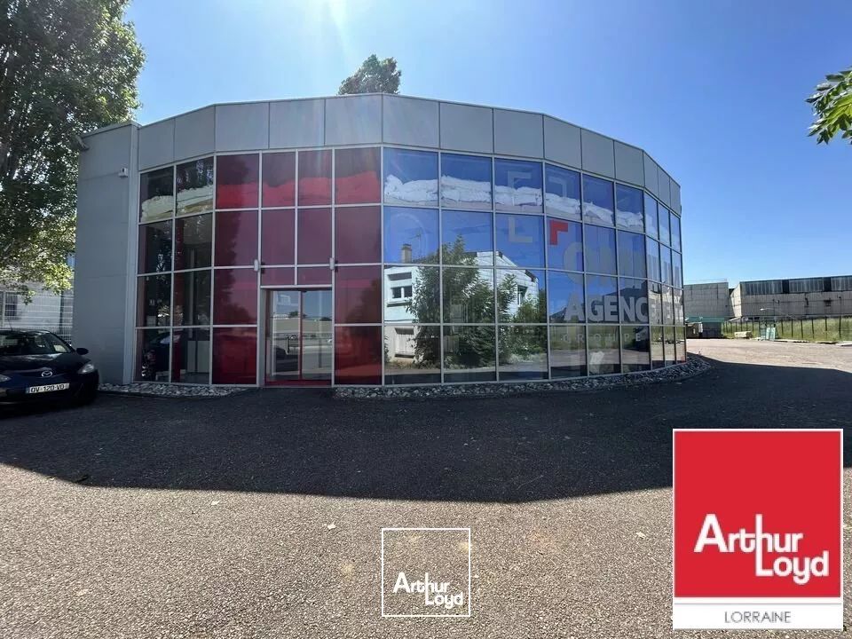 LOCAL D'ACTIVITE - ENTREPOT à LOUER de 840 m²