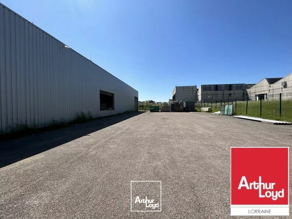 LOCAL D'ACTIVITE - ENTREPOT à LOUER de 840 m²