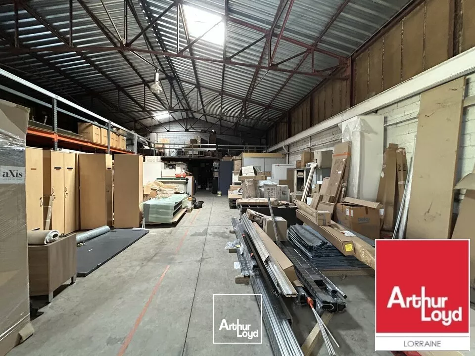 LOCAL D'ACTIVITE - ENTREPOT à LOUER de 840 m²