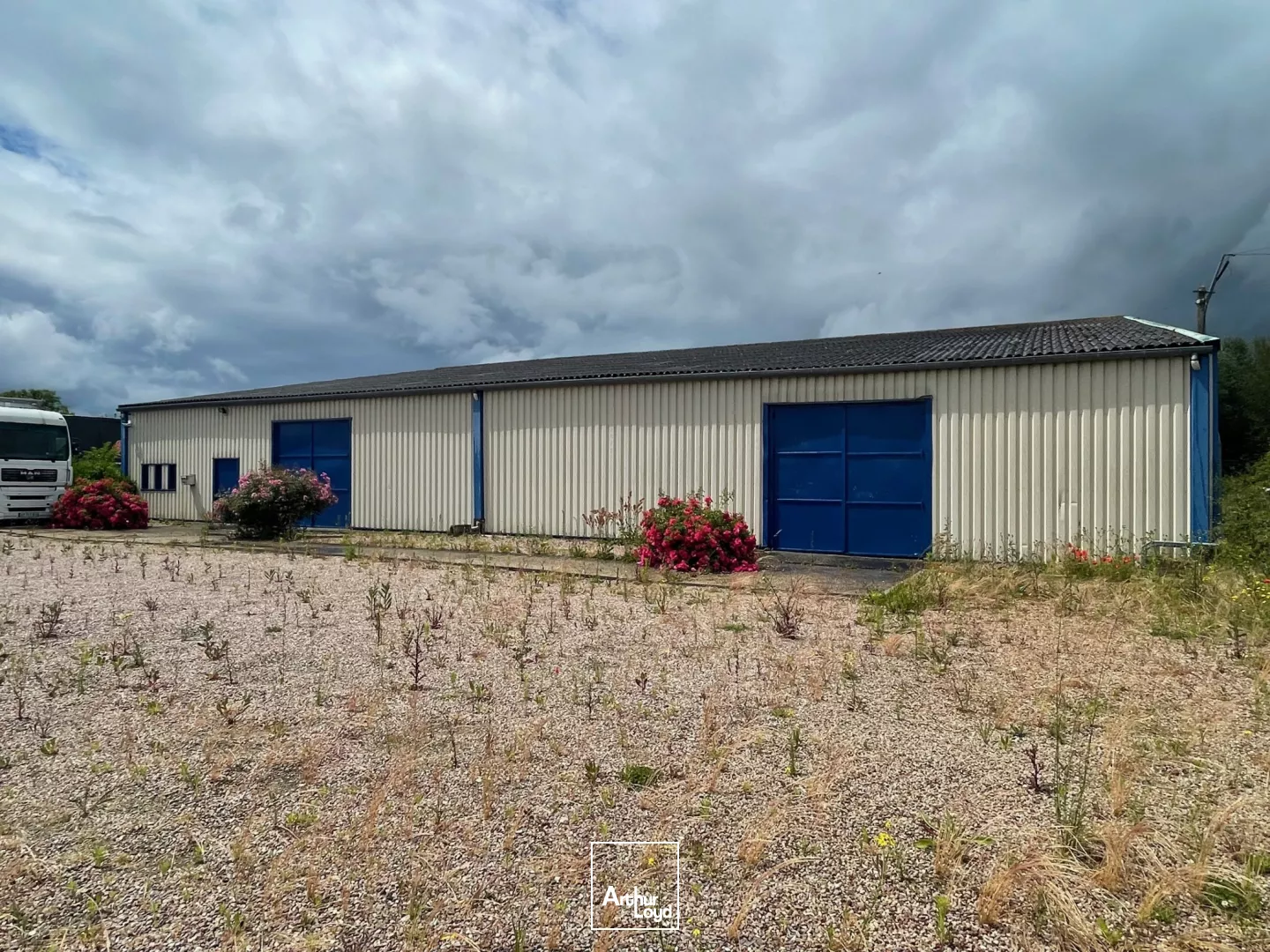 Locaux d'activité à louer à COURCELLES SUR SEINE 27940