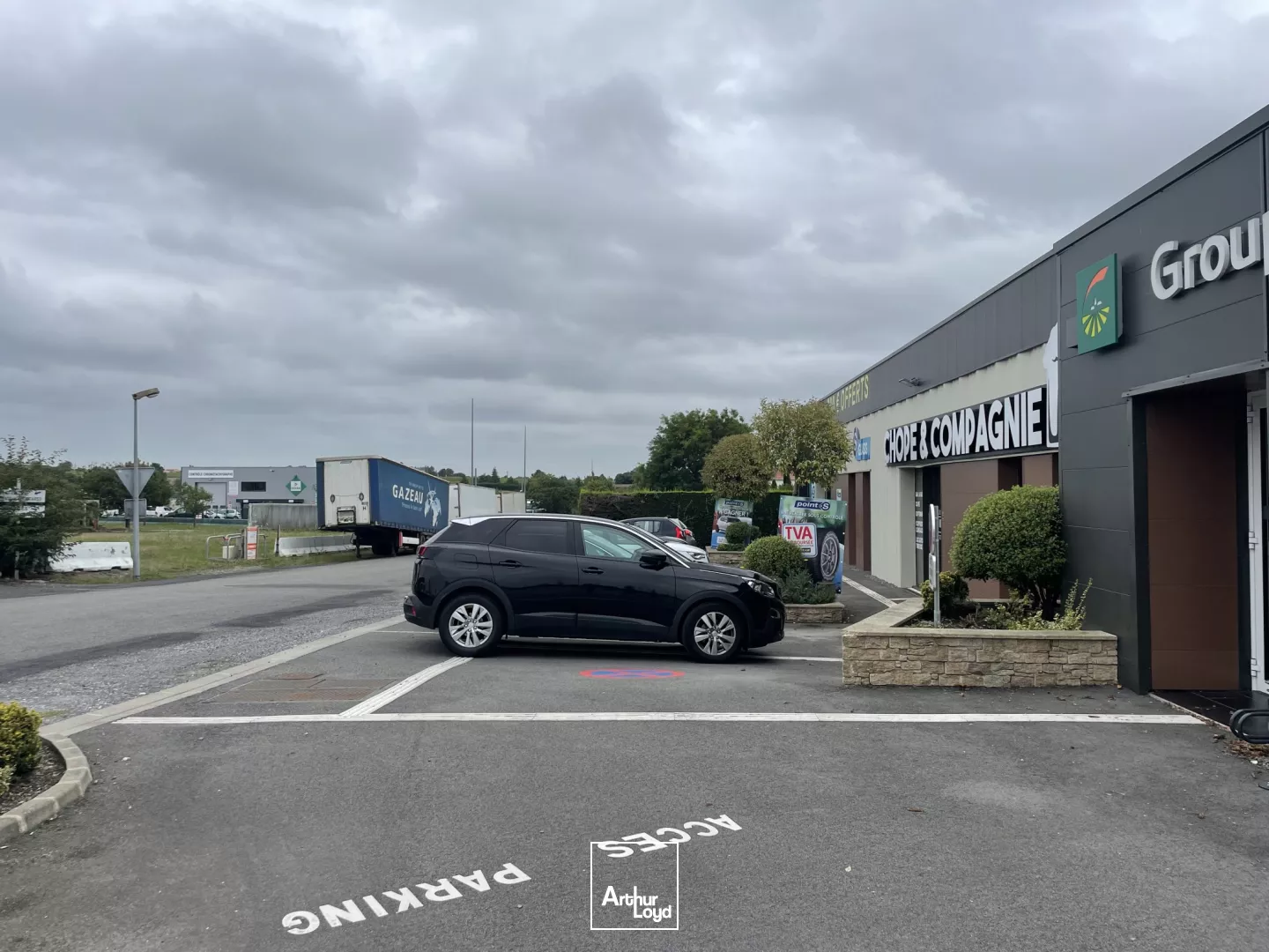 Location cellule 250 m2 la chapelle Basse Mer.