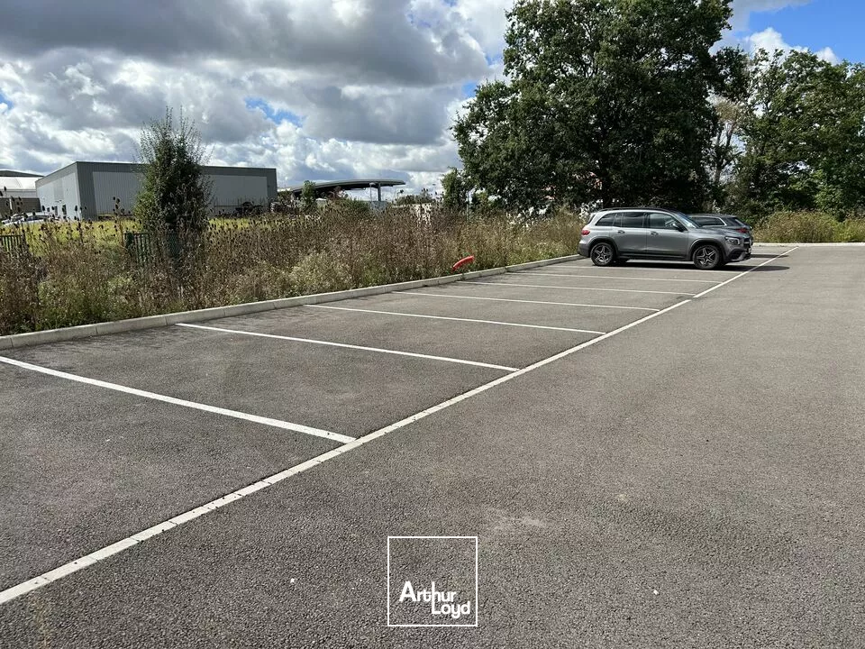 BUREAUX à VENDRE de 1970 m²