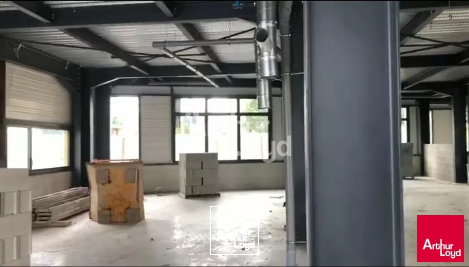 ANGERS / AVRILLE : local commercial de 112 m² à louer 