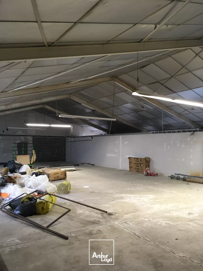 LIMOGES OUEST Local d'activité 365 m² avec quai