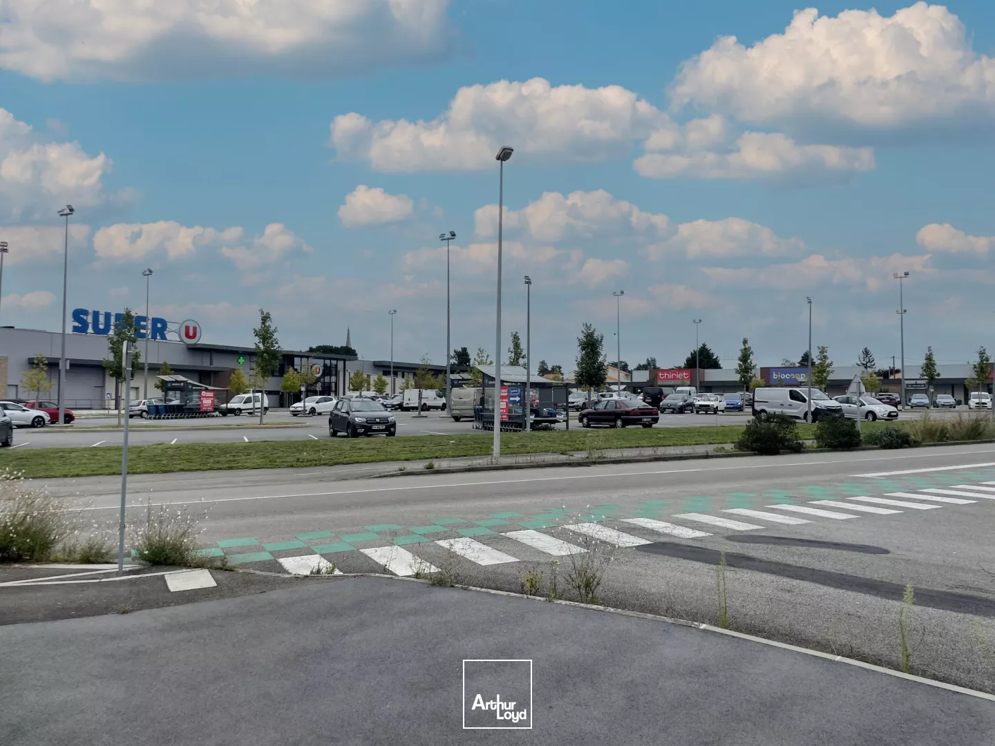 Location cellule 250 m2 la chapelle Basse Mer.