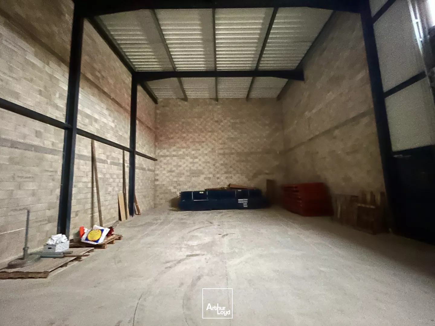 Locaux d'activités à la location 