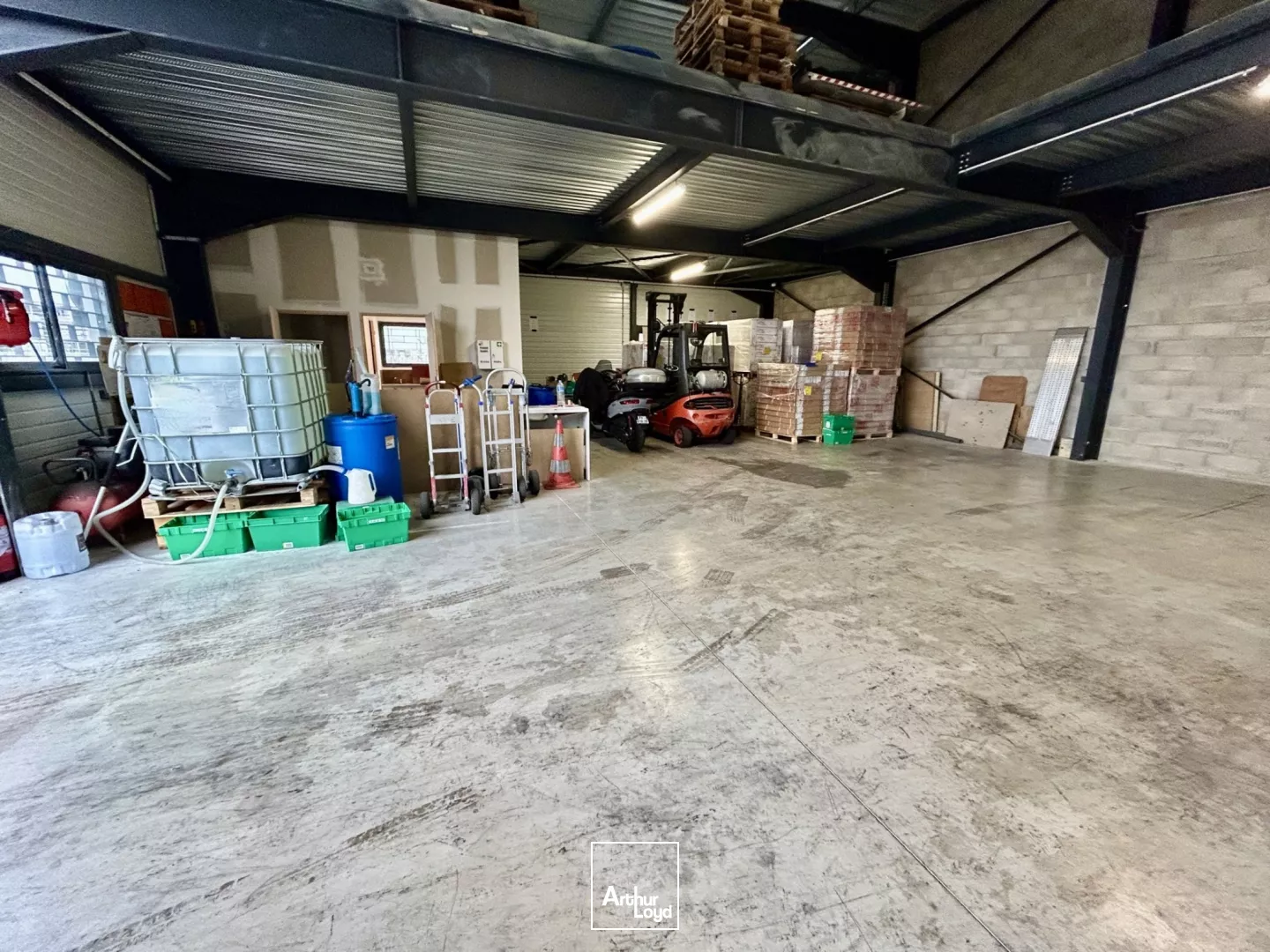 Locaux d'activités à la location 