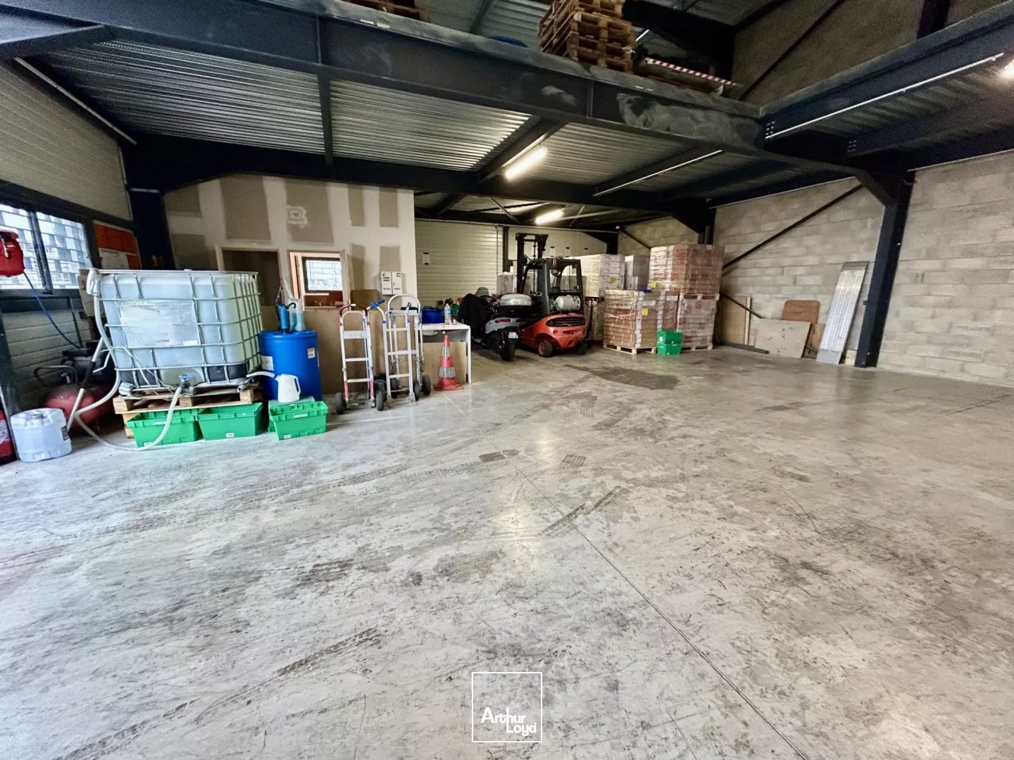 Locaux d'activités à la location - Zone d'activités 