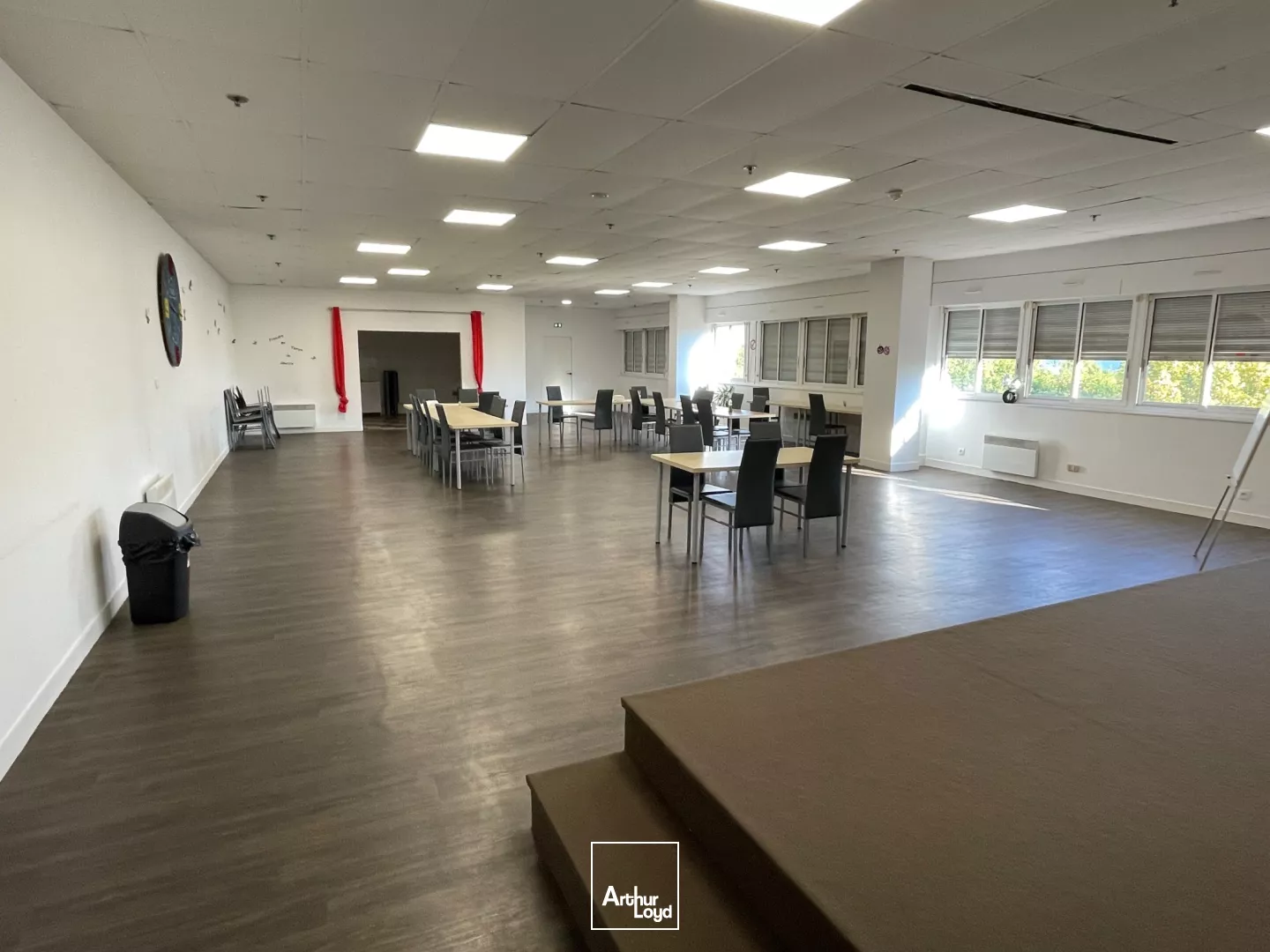 Entrepôts à louer à VAL DE REUIL 27100