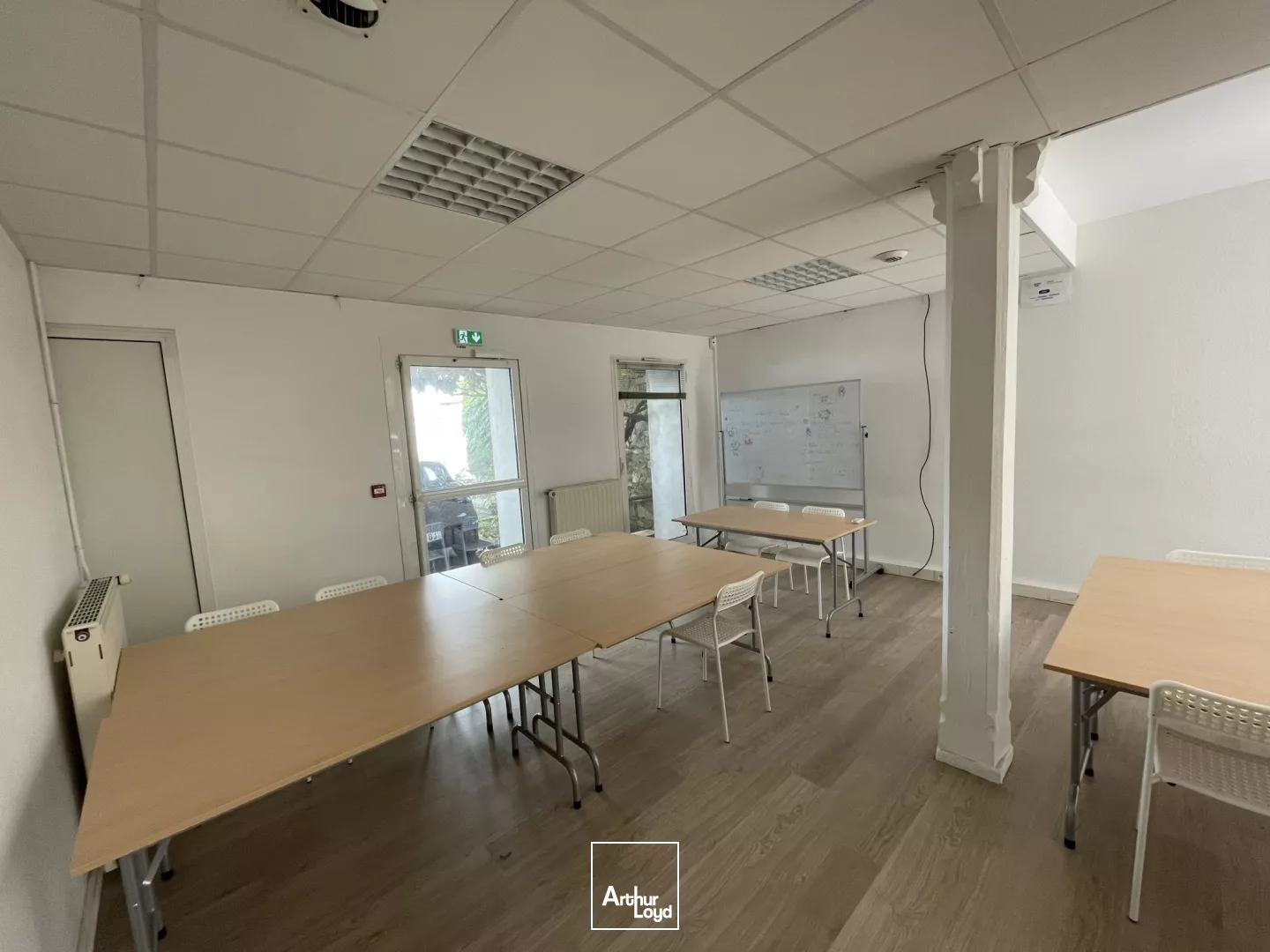 BÂTIMENT INDÉPENDANT DE BUREAUX À LOUER-420 M²-QUARTIER MONSELET