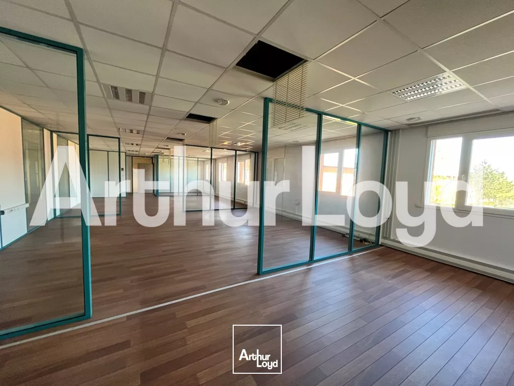 BUREAUX A LOUER CAEN NORD 457.45M²