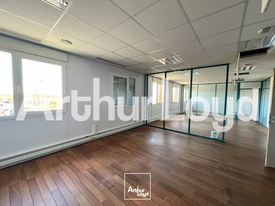 BUREAUX A LOUER CAEN NORD 457.45M²