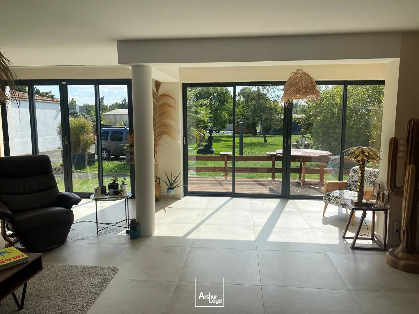 A vendre Local d'activité Sainte Soulle sur terrain de 3600m²