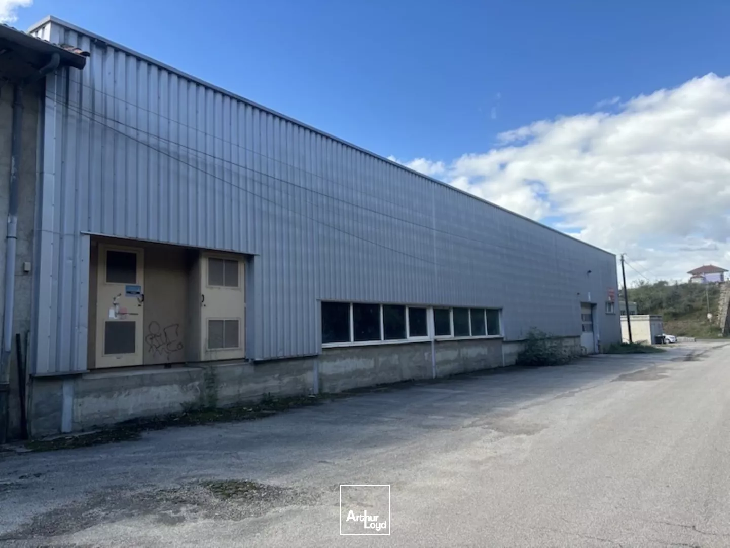 A VENDRE locaux d'activité ANDREZIEUX BOUTHEON