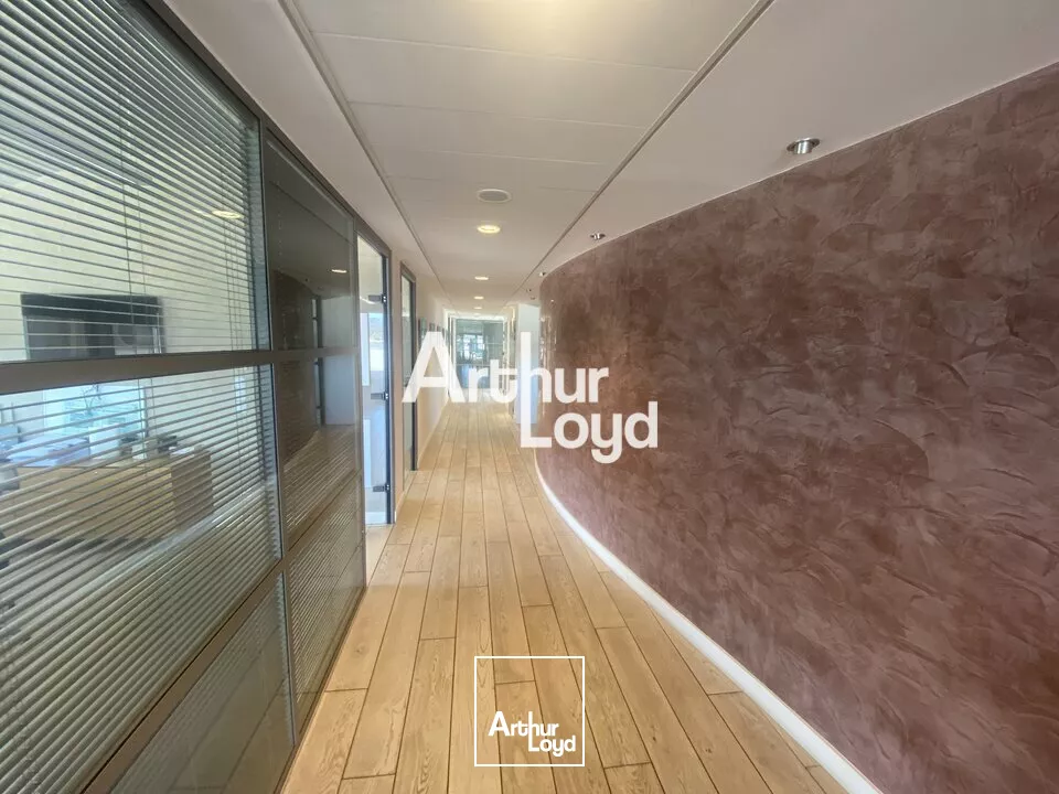 Fréjus - A louer bureaux 330 m² divisibles dès 200 m² - Quartier d'affaires
