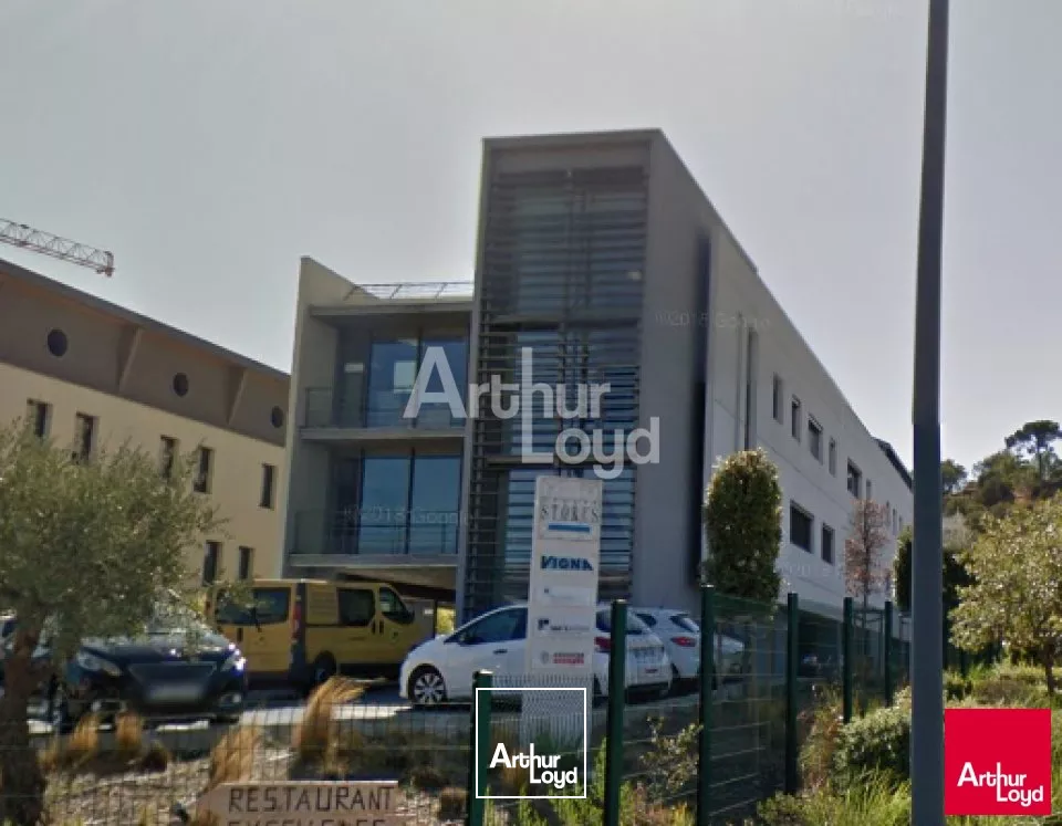 Fréjus - A louer bureaux 330 m² divisibles dès 200 m² - Quartier d'affaires