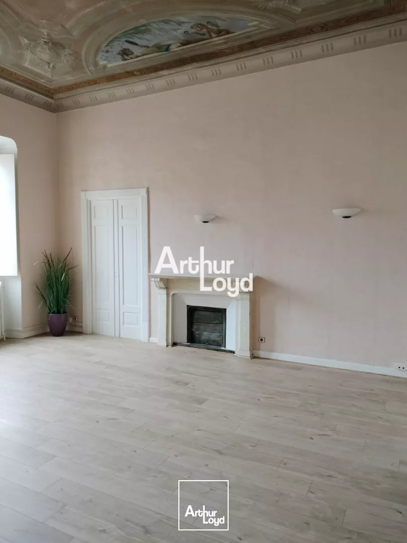 EXCEPTIONNEL AU CUR DU CARRE D'OR DE NICE BUREAU A LOUER DE 115M² DANS IMMEUBLE BOURGOIS