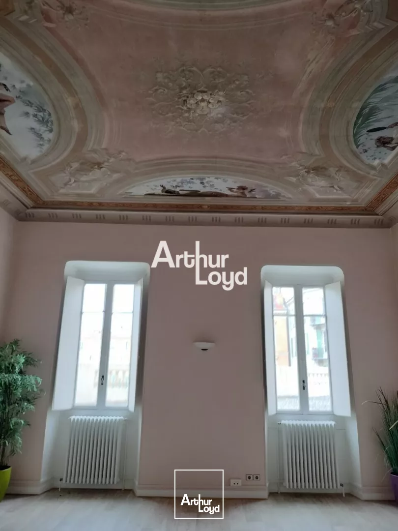 EXCEPTIONNEL AU CUR DU CARRE D'OR DE NICE BUREAU A LOUER DE 115M² DANS IMMEUBLE BOURGOIS