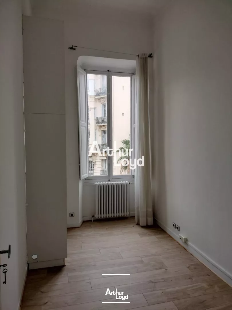 EXCEPTIONNEL AU CUR DU CARRE D'OR DE NICE BUREAU A LOUER DE 115M² DANS IMMEUBLE BOURGOIS