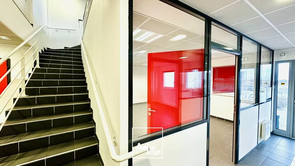 BUREAUX à VENDRE de 361 m²