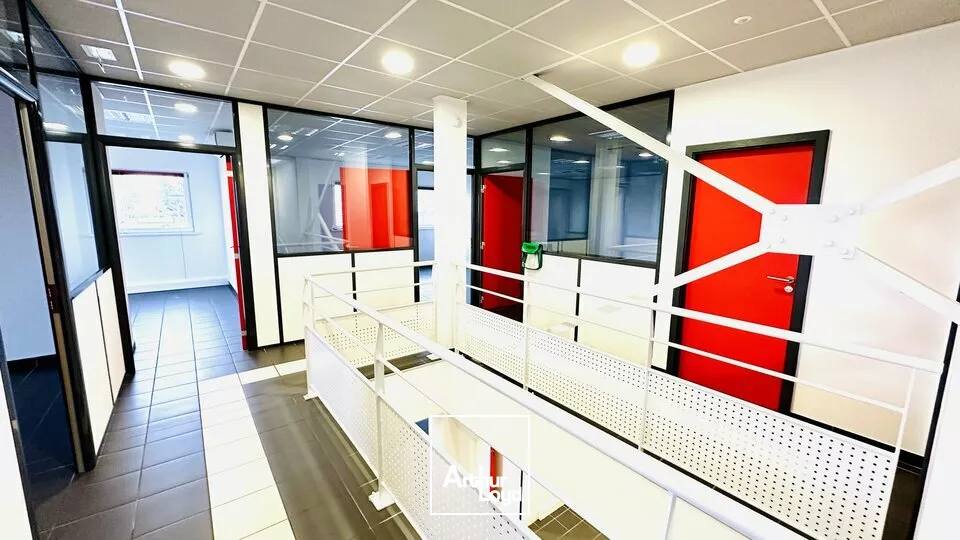 BUREAUX à VENDRE de 361 m²